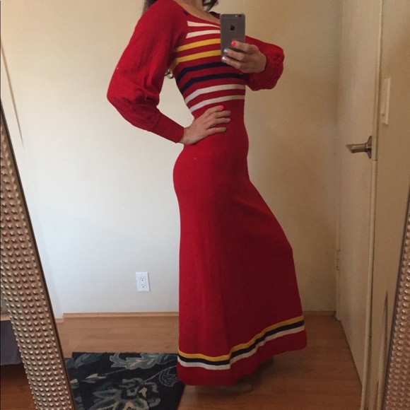 Gorgeous Italian-made, vintage/unique, femme and form-fitting red dress - Picture 5 of 12